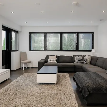 Nevada - 10+2 Henkiloelle, Luoteis-himos Ski-in/out, 255m² Villa