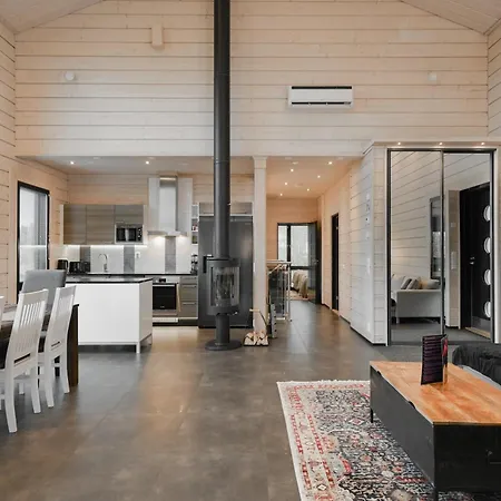 וילה Nevada - 10+2 Henkiloelle, Luoteis-himos Ski-in/out, 255m² Jämsä